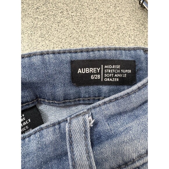 David Bitton Buffalo Light Wash Women's 6/28 Aubrey Jeans Mid Rise Soft Stretch - Picture 8 of 8